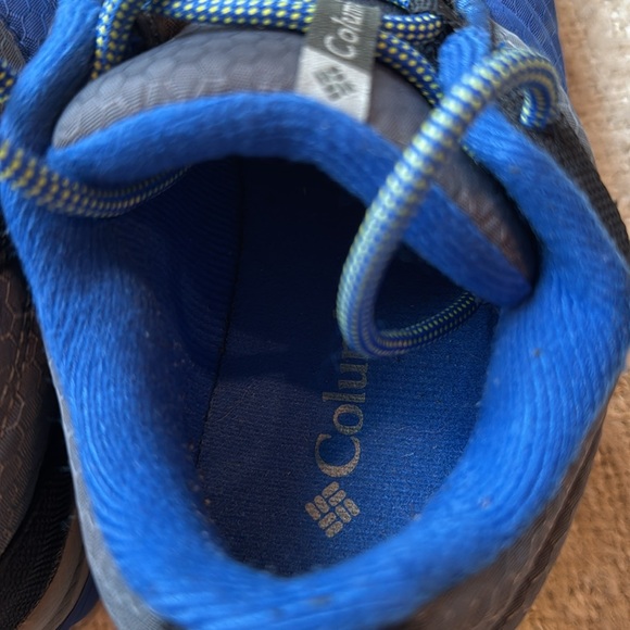 Near perfect condition! My son wore on 1 excursion during an Alaskan cruise. - Picture 4 of 4